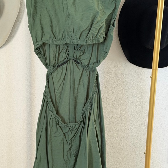 Ingrid & Isabel Forest Green Maxi Dress - Picture 6 of 6